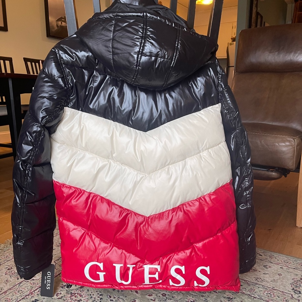 Guess Chevron colorblock puffer hooded jacket